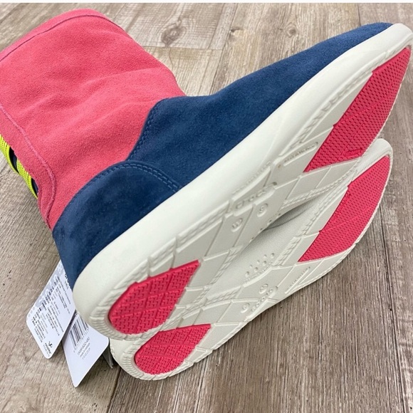 Crocs Adela Fold-over Fuzzy Booties (poppy stucco) - Picture 4 of 4